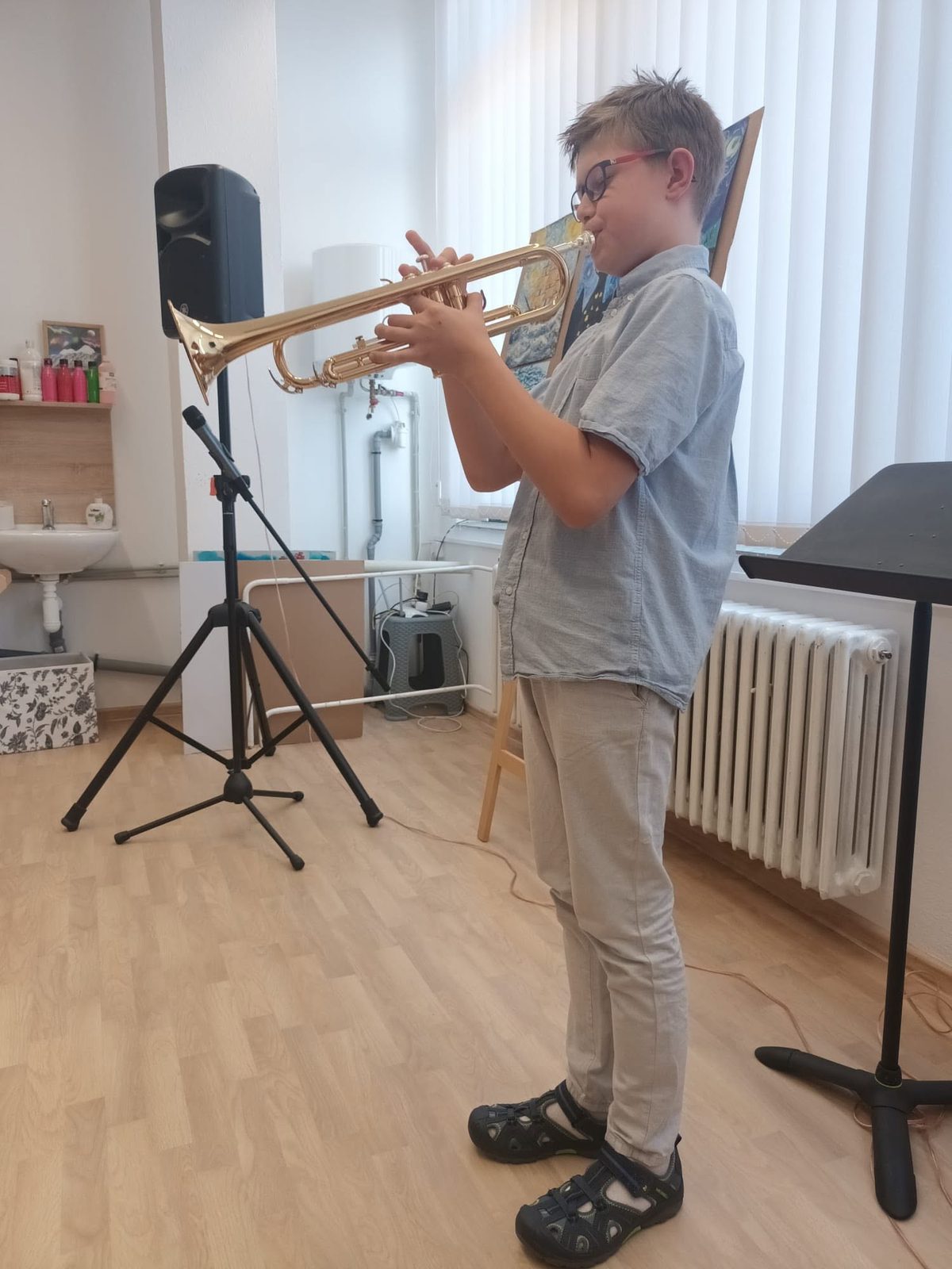 Chlapec s trumpetou